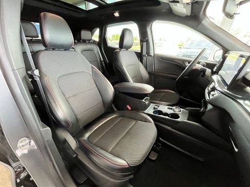 Used 2024 Ford Escape ST-Line w/ Tech Pack #1 AWD/4WD image 36