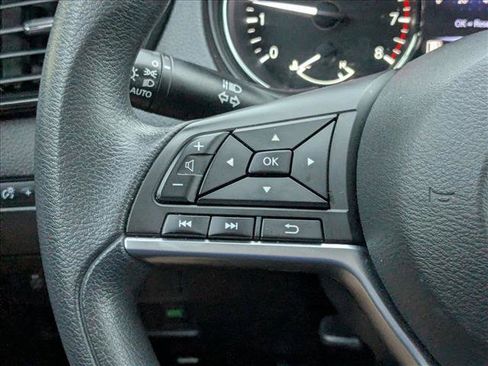 Used 2017 Nissan Rogue Sport SV FWD image 4