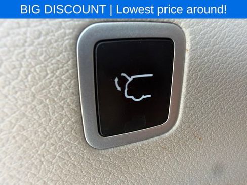 Used 2023 Chrysler Pacifica Touring-L FWD image 12