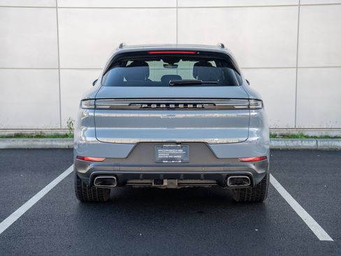 Used 2025 Porsche Cayenne image 7