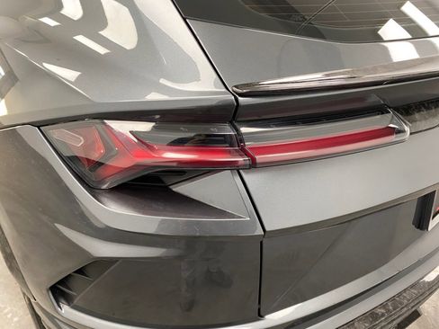 Used 2019 Lamborghini Urus image 13