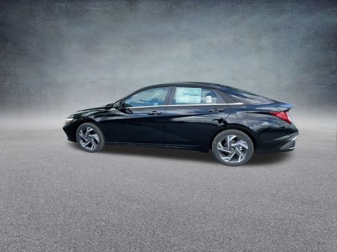 New 2025 Hyundai Elantra Limited image 14