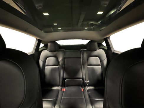 Used 2020 Tesla Model Y Long Range image 41