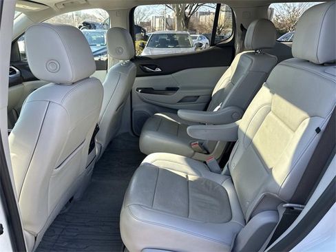 Used 2021 GMC Acadia SLT w/ Premium Package image 12