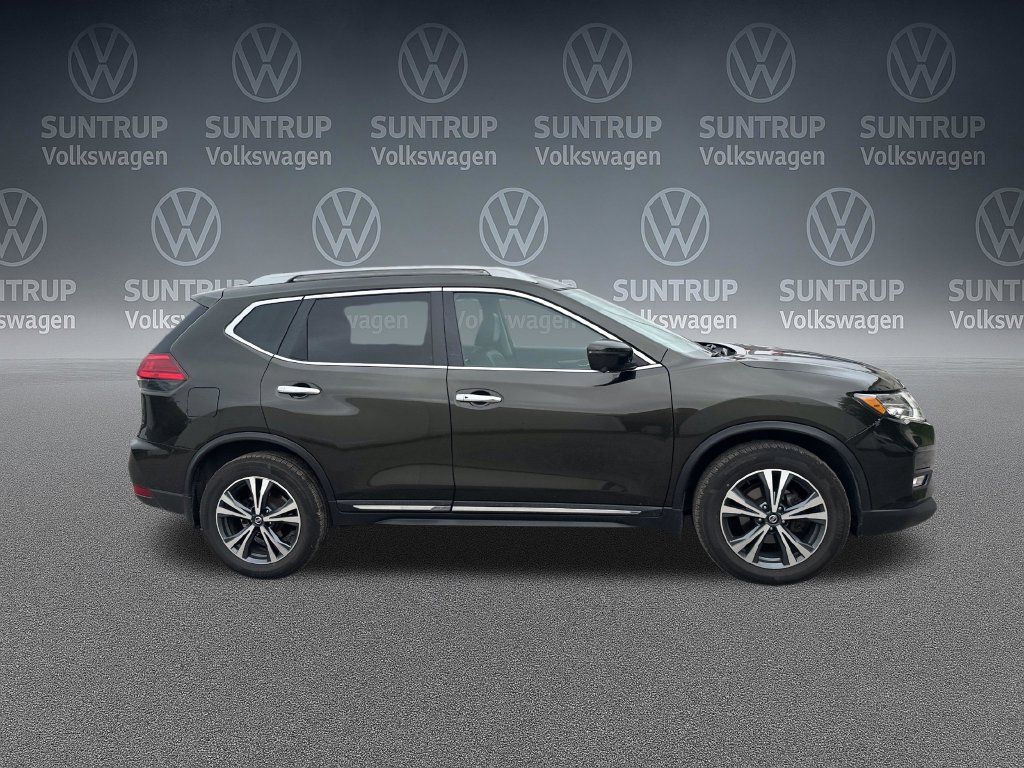 Used 2017 Nissan Rogue SL w/ SL Premium Package AWD/4WD image 3