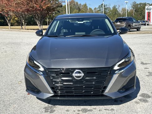 New 2025 Nissan Altima 2.5 SV image 2