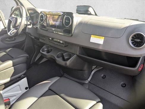 New 2026 Mercedes-Benz Sprinter 2500 image 13