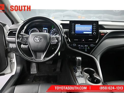 Used 2024 Toyota Camry SE FWD image 11