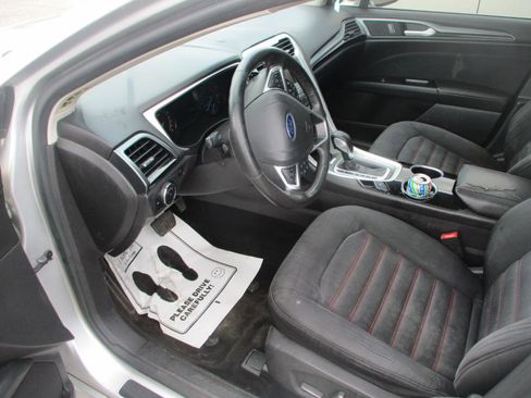 Used 2016 Ford Fusion SE w/ Equipment Group 201A FWD image 11