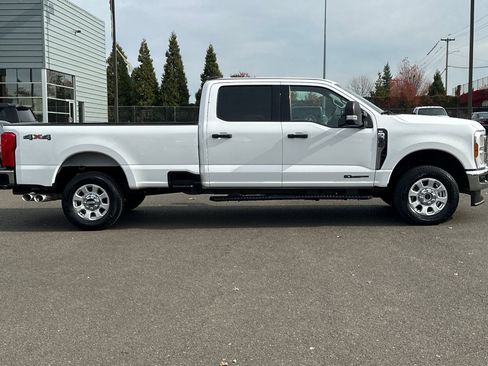 Used 2024 Ford F250 XLT AWD/4WD image 3