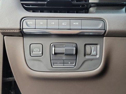 Certified 2024 Cadillac Escalade Sport AWD/4WD image 13