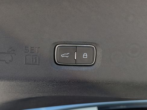 Certified 2025 Ford Expedition Platinum AWD/4WD image 15