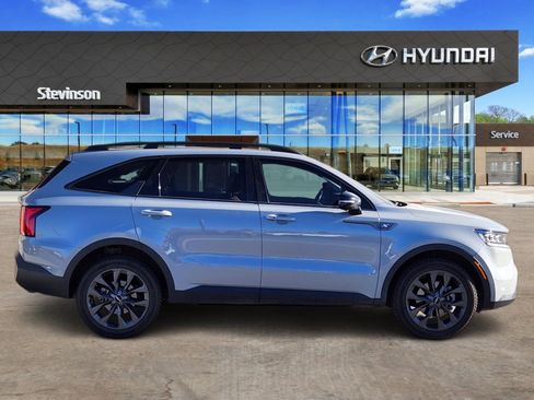Used 2023 Kia Sorento SX Prestige image 4