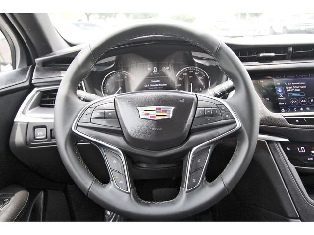 Used 2025 Cadillac XT5 Luxury FWD image 14
