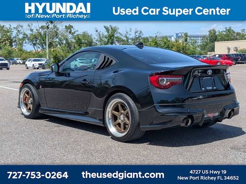 Used 2019 Toyota 86 TRD SE RWD image 3
