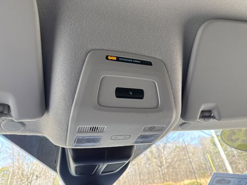 Used 2023 Ford Transit 250 Medium Roof w/ Load Area Protection Package image 27