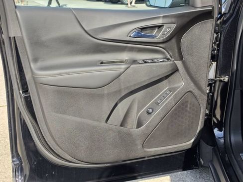 Used 2024 Chevrolet Equinox Premier FWD image 18