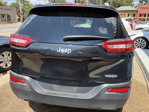 Used 2014 Jeep Cherokee Latitude FWD image 4