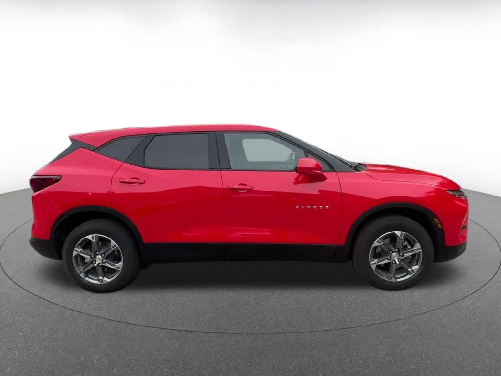 Used 2026 Chevrolet Blazer LT FWD image 15