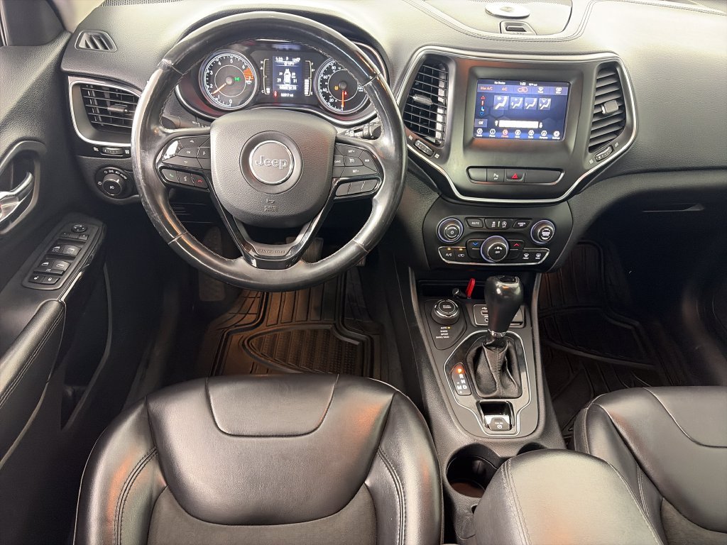 Used 2019 Jeep Cherokee Latitude Plus AWD/4WD image 14