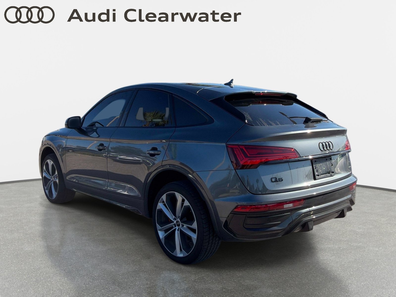 Used 2024 Audi Q5 2.0T Premium Plus AWD/4WD image 2