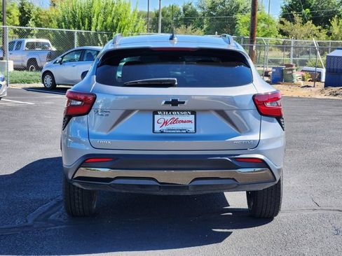 Used 2025 Chevrolet Trax ACTIV w/ Driver Confidence Package FWD image 4