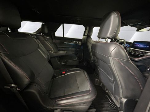 Used 2025 Ford Explorer ST w/ Sun And Sound Package AWD/4WD image 16