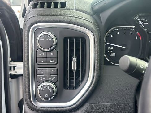 Used 2022 GMC Sierra 1500 Elevation w/ LPO, Elevation Black Package image 15