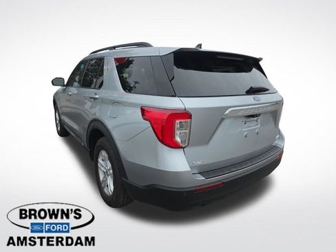 Used 2023 Ford Explorer XLT AWD/4WD image 7