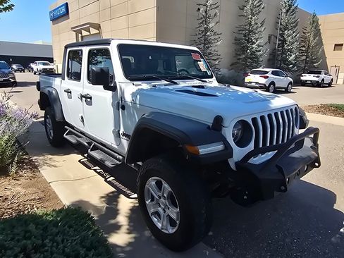 Used 2020 Jeep Gladiator Rubicon AWD/4WD image 6