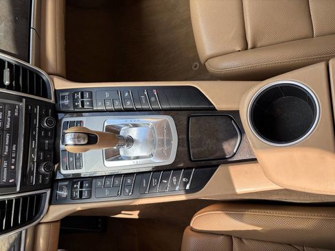 Used 2013 Porsche Panamera w/ Sport Chrono Pkg image 24