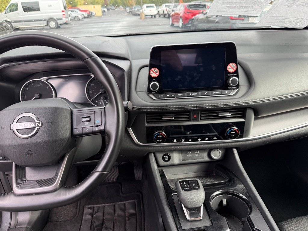 Used 2025 Nissan Rogue SV AWD/4WD image 26