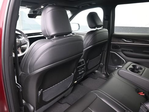 New 2026 Jeep Grand Cherokee Limited image 19