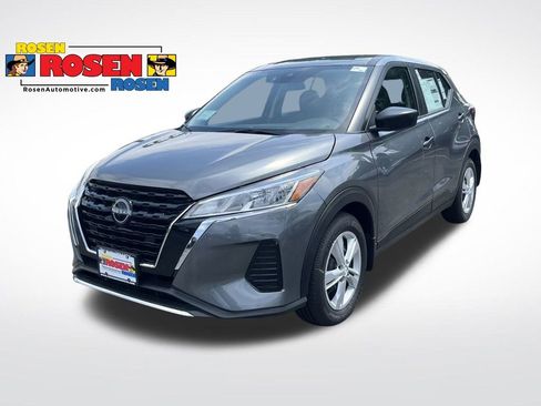 New 2025 Nissan Kicks Play S image 1