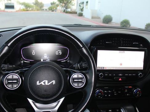 Used 2023 Kia Soul EX FWD image 27