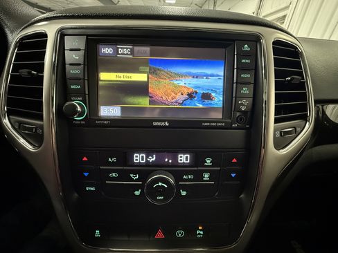 Used 2013 Jeep Grand Cherokee Laredo image 36