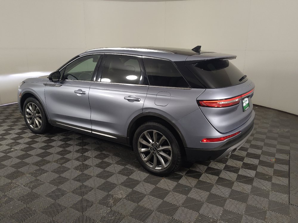 Used 2022 Lincoln Corsair AWD w/ Premium Package image 3