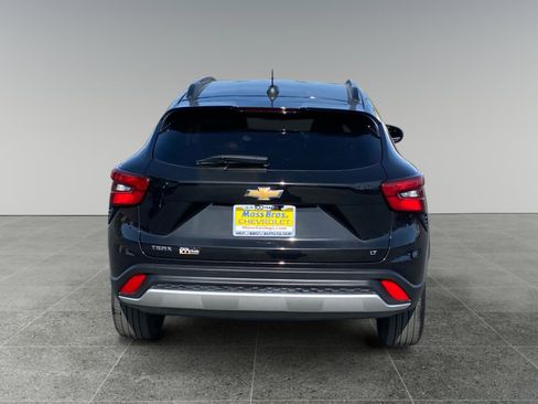 Used 2025 Chevrolet Trax LT image 4