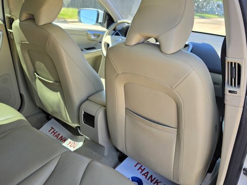 Used 2015 Volvo XC60 T5 Premier w/ Proximity Package image 31