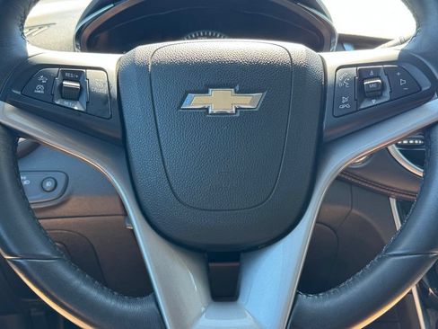 Used 2017 Chevrolet Trax Premier w/ Driver Confidence II Package AWD/4WD image 37