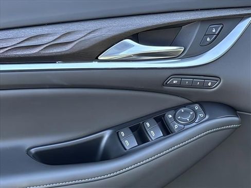 Used 2022 Buick Enclave Avenir w/ Avenir Technology Package image 22