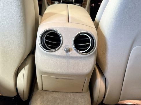 Used 2019 Mercedes-Benz E 300 image 24