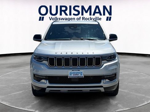 Used 2024 Jeep Wagoneer L Series II w/ Flexible Seating Group RWD image 5