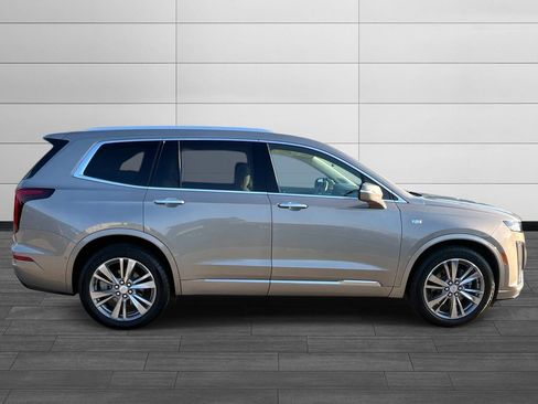 Used 2022 Cadillac XT6 Premium Luxury FWD image 6