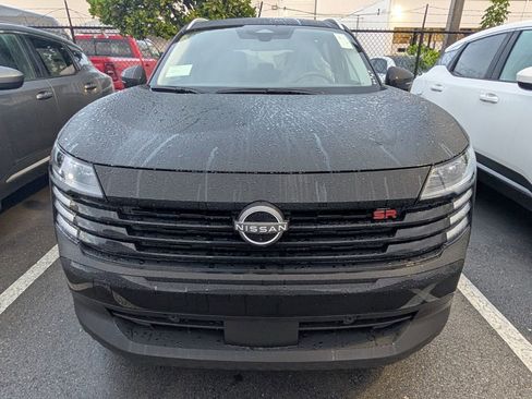New 2025 Nissan Kicks SR FWD image 3