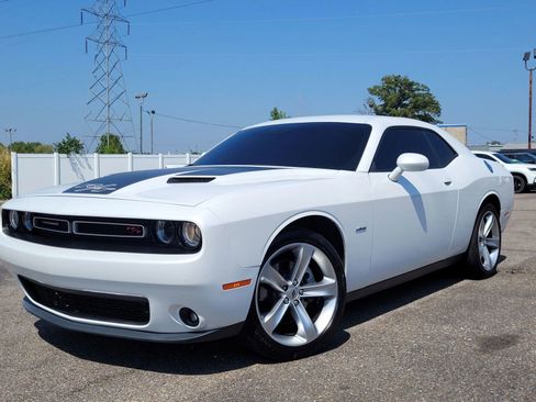 Used 2015 Dodge Challenger R/T w/ Quick Order Package 28B R/T image 1
