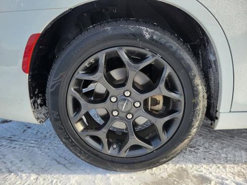 Used 2023 Chrysler 300 Touring L w/ Popular Equipment Group image 5