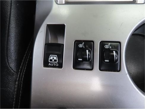 Used 2016 Toyota 4Runner SR5 Premium image 17