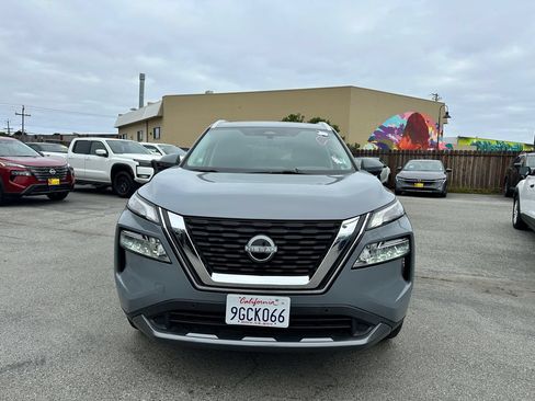 Used 2023 Nissan Rogue SL w/ SL Premium Package FWD image 2