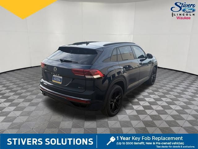 Used 2023 Volkswagen Atlas Cross Sport SEL R-Line AWD/4WD image 6